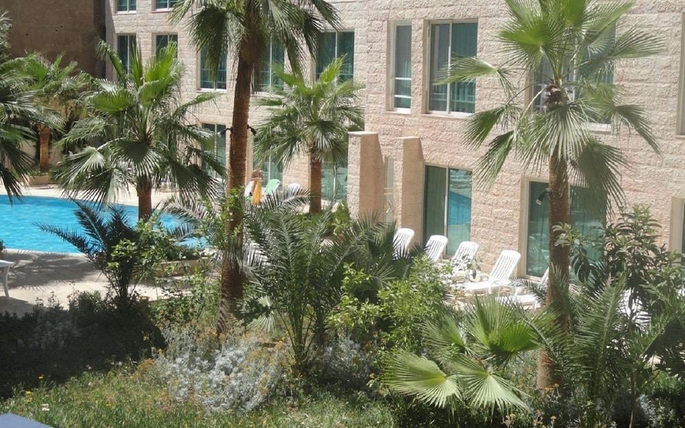 Petra Palace Hotel Wadi Musa Exterior photo